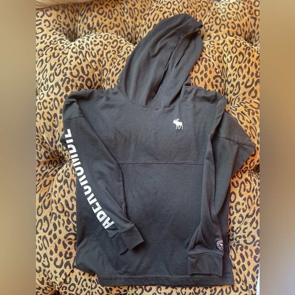 Abercrombie & Kids hoodie long sleeve light weight 9/10